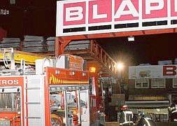 Un incendio origina importantes daños en la empresa de maquinaria Blape
