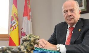 Javier Amoedo, en su despacho de León. / C. Hernández