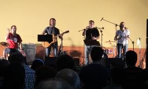 El grupo Vihuela Folk, el pasado sábado. / Inés Quijano