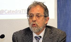 El rector de la UVA, Marcos Sacristán, en una reciente intervención. / Antonio Quintero