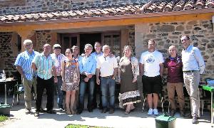 Junta directiva de la Asociación para el Desarrollo Comarcal de la Montaña Palentina, en Triollo. / N. E.