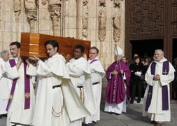 Misa funeral en la Iglesia de San Pablo por José Luis Gago / Henar Sastre