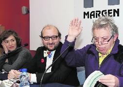 La actriz Silvia Martín, el escritor Raúl Herrero y el actor Luis Miguel García, de Corsario. / Henar Sastre