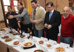Un momento de la presentación del segundo Concurso de Tapas del Judión de La Granja. / ANTONIO DE TORRE