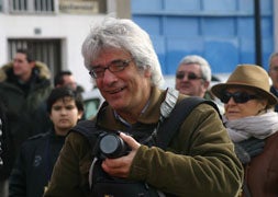 El fotógrafo Mario González Cachero. / F. G. Muriel