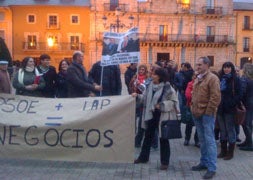 Un momento de la manifestación en el centro de Ponferrada. El Norte