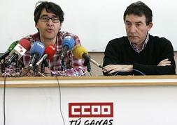El secretario general de CCOO de Castilla y León, Ángel Hernández (CD), y el secretario general de la Federación de Industria de la Comunidad, Gonzalo Díez (CI), ofrecen una rueda de prensa sobre minería./ C. S. Campillo - Ical