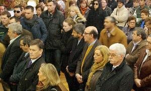 Asistentes a la misa de funeral. / C. Catalina