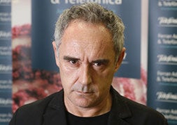 Ferran Adrià posa para la entrevista de El Norte en el Palacio de Congresos Conde Ansúrez / G. Villamil