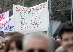 'Marea blanca' en defensa de la sanidad pública, universal y gratuita celebrada en Segovia. / A. de Torre