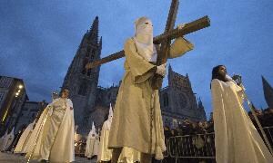 Procesión de la Semana Santa de Burgos. / F. O.-Reuters