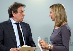 El consejero de la Presidencia y portavoz de la Junta, José Antonio de Santiago, y la consejera de Cultura, Alicia García / ICAL