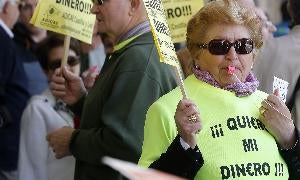 Afectados por las preferentes, en una protesta. / G. Villamil