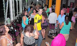 Pocos hombres para muchas mujeres