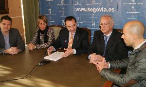 El Ayuntamiento materializa su apoyo a tres clubes locales
