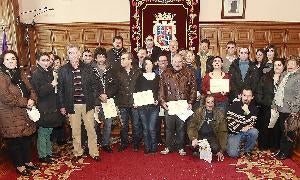 Los últimos alumnos del programa de alfabetización informática 'Camino Digital' reciben sus diplomas