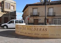 Aspecto de una de las plazas céntricas de Valderas. C. Hernández