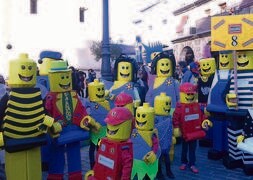 Uno de los grupos, bajo el nombre de Legolandia, disfrutando del Carnaval bejarano del año pasado. :: E.G.