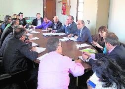 Reunión de los diputados del PP en Herrera. / El Norte