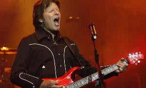 John Fogerty, en plena actuación en 2009 en el Festival de Jazz de San Javier (Murcia). / Martínez Bueso