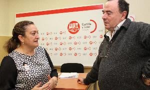 La secretaria general de FSP-UGT Castilla y León, Carmen Ámez, y el secretario de FSP-UGT Segovia, Miguel Ángel Mateo. / A. Tanarro