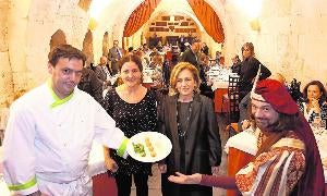 Auténticos platos del siglo XVI con una clase de historia de entrante