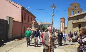 Romeria en Zorita de La Loma en la que se porta a San Boal por las calles./  J. L. M. A