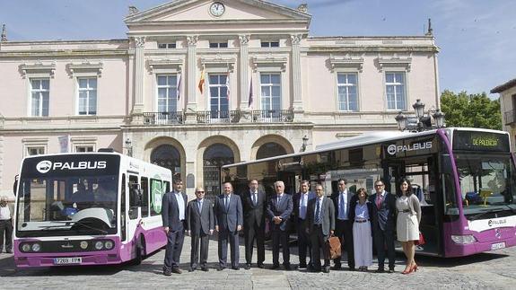 Presentación de los nuevos autobuses de la empresa Palbús.