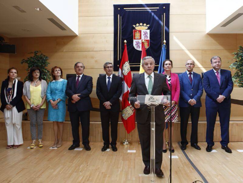 El alcalde de León, Emilio Gutiérrez, interviene en el acto de reconocimiento de las Cortes de Castilla y León a León como cuna del Parlamentarismo