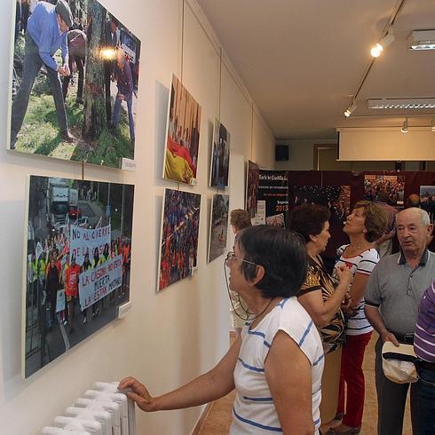 Inauguración de la exposición 'Un año en imágenes' en Nava de la Asunción. 