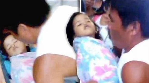 La niña que ha despertado durante su funeral 