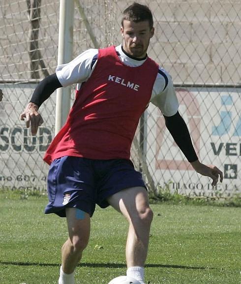 Chus Herrero, durante un entrenamiento con el Cartagena en 2012.