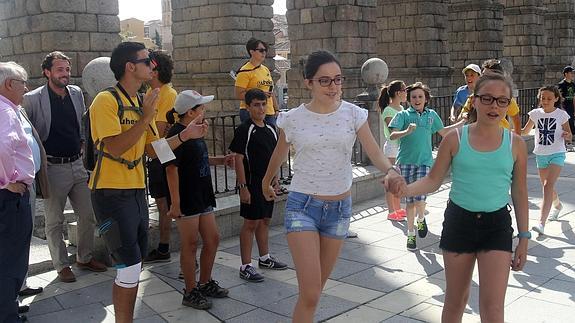 Algunos de los niños que participan en los campamentos.
