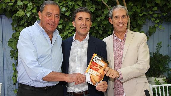 José Miguel Ortega, Pedro Delgado y Carlos de Andres. 