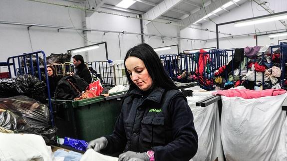 Trabajadores de la planta de clasificación de Leganés.