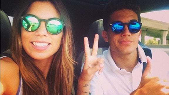 Melissa Jiménez y Marc Bartra