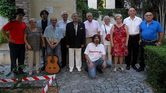 Voluntarios y participantes en una actividad del programa celebrada en julio.