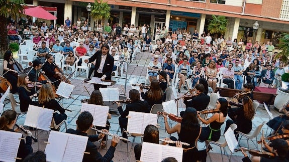 Actuación de la orquesta de la Universidad de Valladolid. 