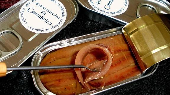 Conserva de anchoas de la empresa Conservas Blasán.