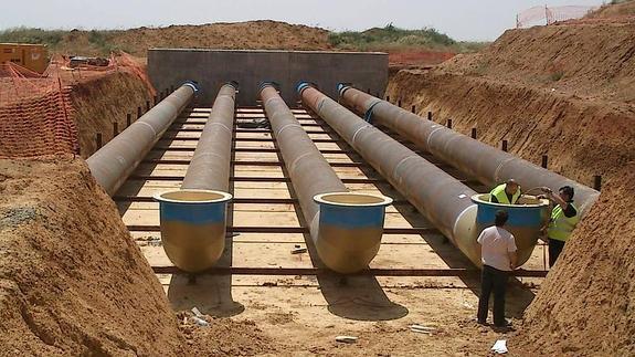 Imagen de obras en el Canal Bajo de Payuelos.