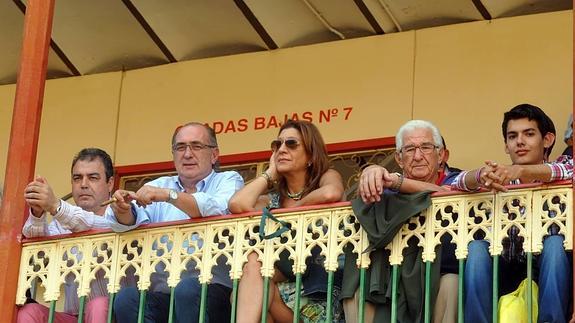 Juan Manuel Raso y Concha Carbajo, Mariano Serrano y el novillero vallisoletano José Manuel Serrano.