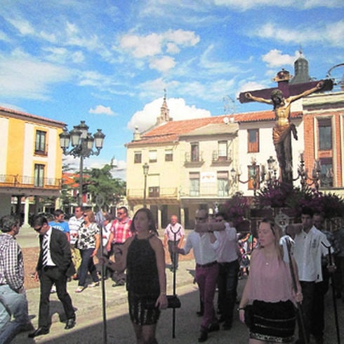 El Cristo de la Agonía durante su paso por la plaza de la Constitución.