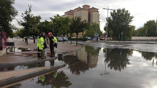 Balsa de agua en el cruce entre la Avenida Monasterio de Nuestra Señora de Prado y la Avenida de Salamanca. 