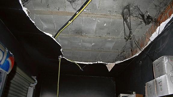 Un rayo deja daños cuantiosos en el camping del Casarito