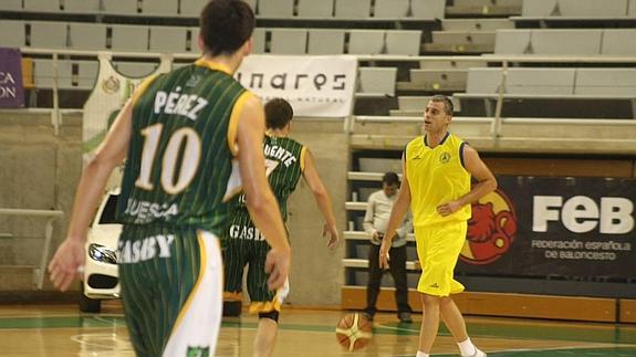 Montañez, en un momento del partido.