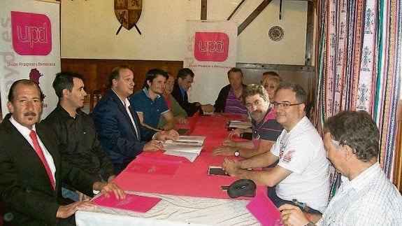 Reunión de afiliados de UPyD celebrada este sábado en Carrión. 