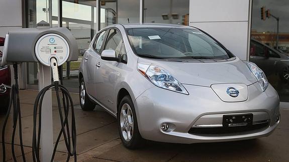 El Nissan Leaf, uno de los modelos eléctricos del fabricante japonés. / EL NORTE