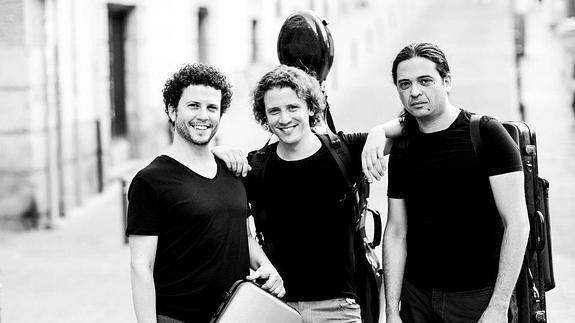 Desde la izquierda, Pablo y Alberto Martos y Yubal Gotlibovich. 