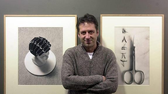 Chema Madoz, en una exposición de sus forografías.