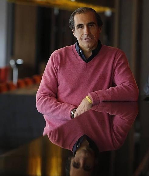 Carlos Calero posa en la cafetería del Frontaura. G. Villamil